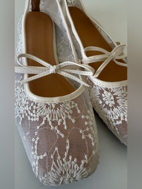 Lace Ballet Flats in Ivory - Women's Fashion Flats